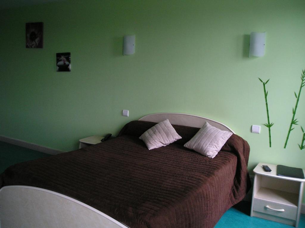 Appart'Hotel Bellevue Thermes De La Reine Bagnères-de-Bigorre Zimmer foto